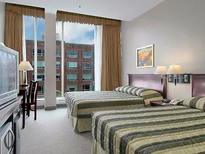Super 8 By Wyndham Downtown Toronto Hotel