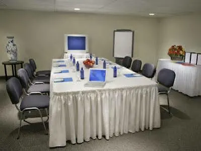 Super 8 By Wyndham Downtown Toronto Hotel